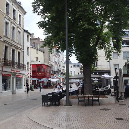 Chambres Poitiers Centre Ville - Salle de Bain, Réfrigérateur, TV et machine à café privatifs - Cuisine commune - Terrasse - Hôtel de ville à 200m Exterior foto