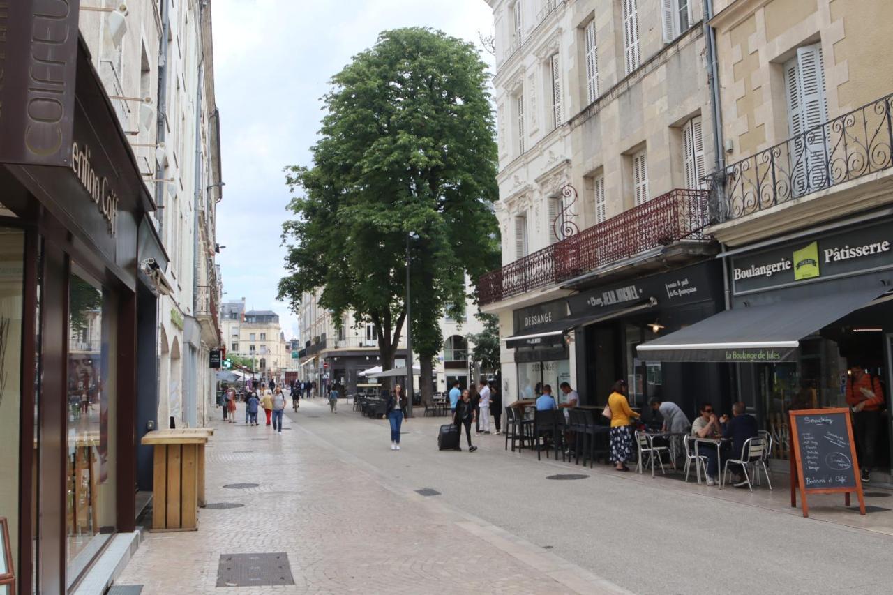 Chambres Poitiers Centre Ville - Salle de Bain, Réfrigérateur, TV et machine à café privatifs - Cuisine commune - Terrasse - Hôtel de ville à 200m Exterior foto