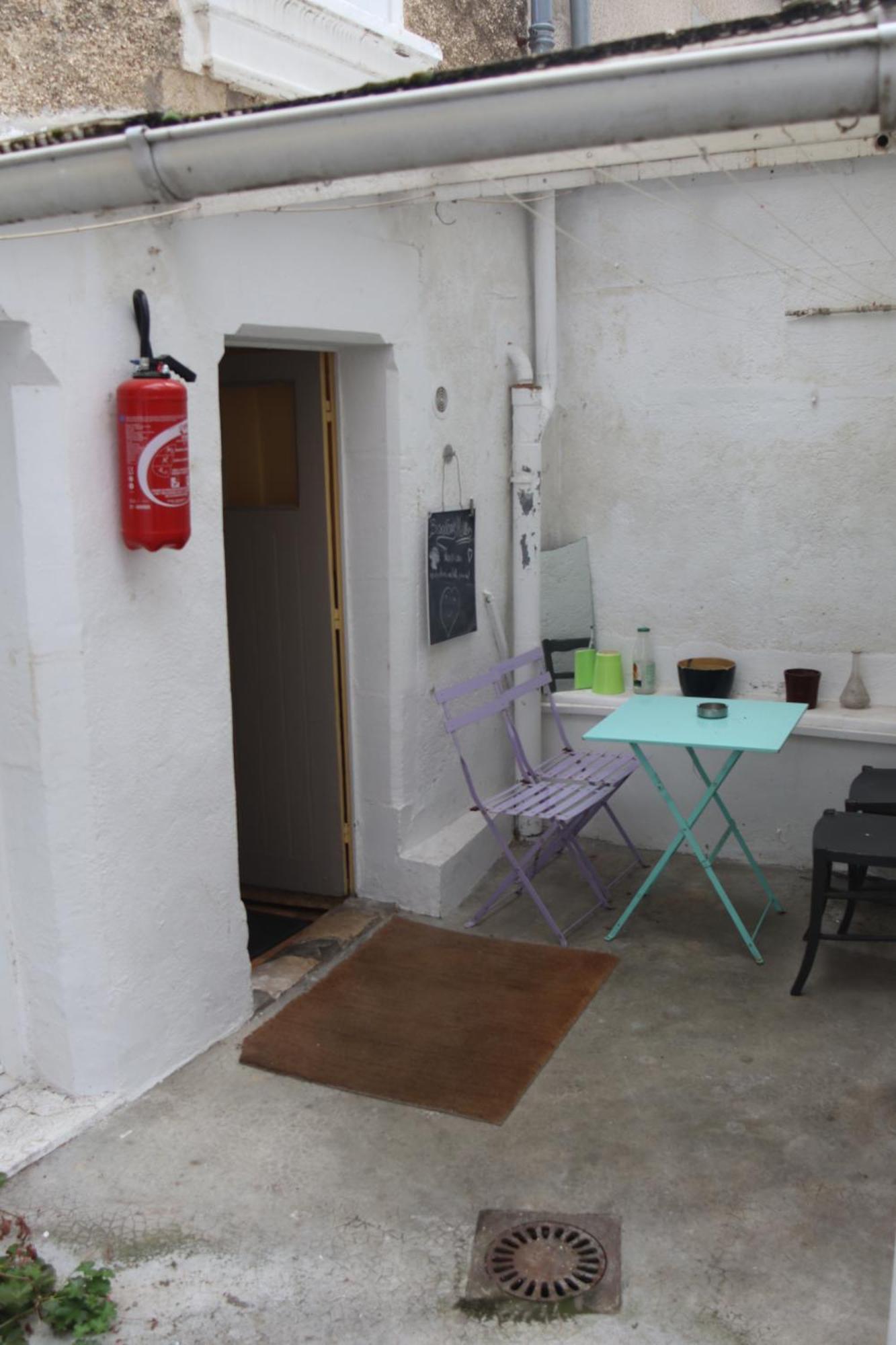 Chambres Poitiers Centre Ville - Salle de Bain, Réfrigérateur, TV et machine à café privatifs - Cuisine commune - Terrasse - Hôtel de ville à 200m Exterior foto