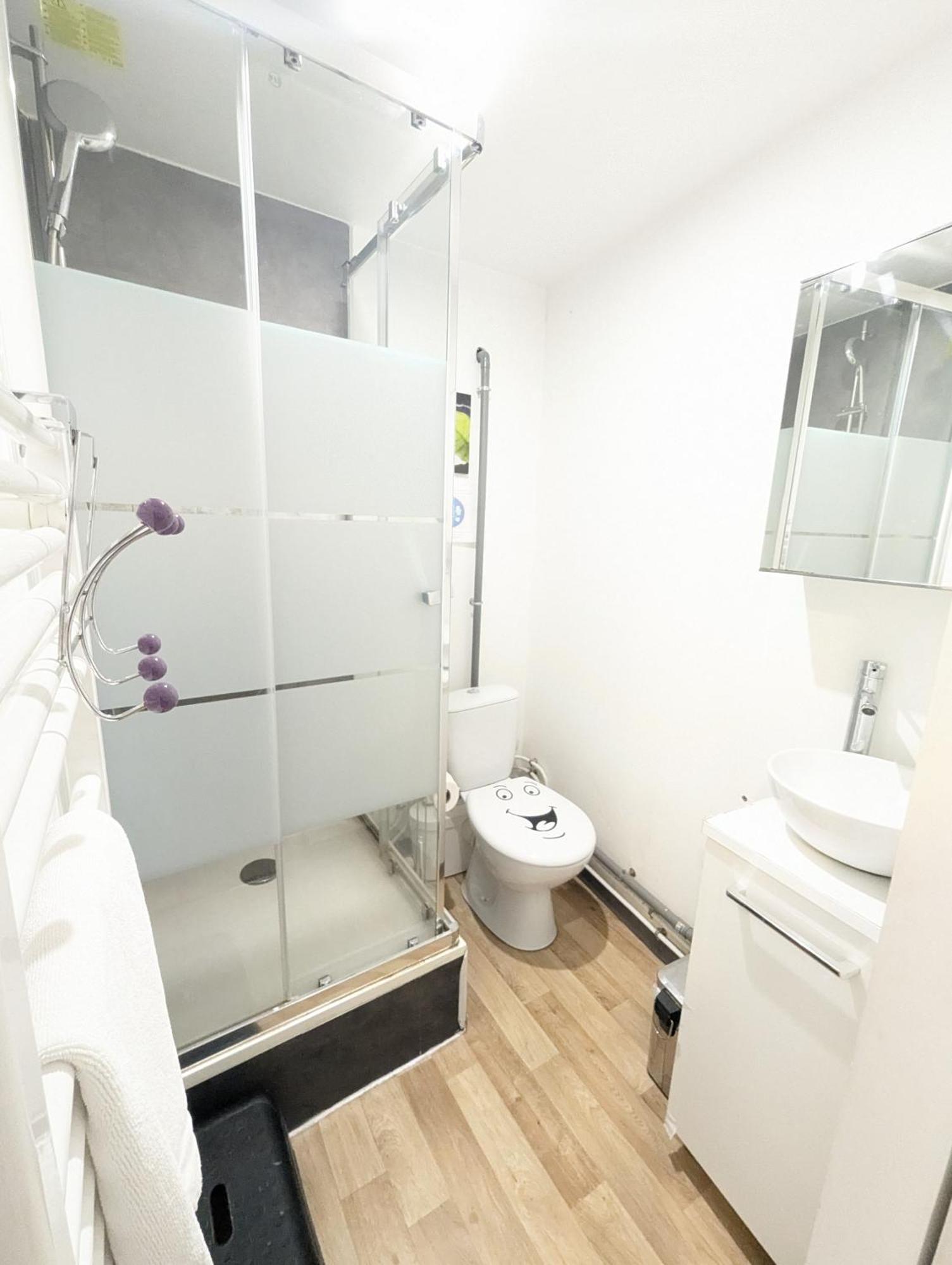 Chambres Poitiers Centre Ville - Salle de Bain, Réfrigérateur, TV et machine à café privatifs - Cuisine commune - Terrasse - Hôtel de ville à 200m Exterior foto