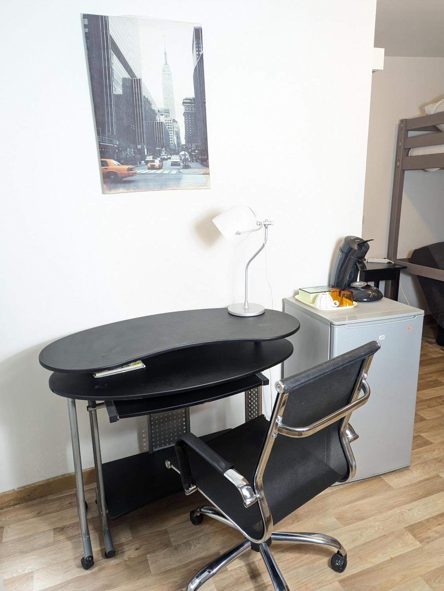 Chambres Poitiers Centre Ville - Salle de Bain, Réfrigérateur, TV et machine à café privatifs - Cuisine commune - Terrasse - Hôtel de ville à 200m Exterior foto